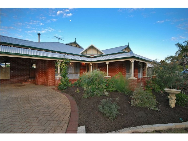 10 Camarino Drive, Woodvale WA 6026