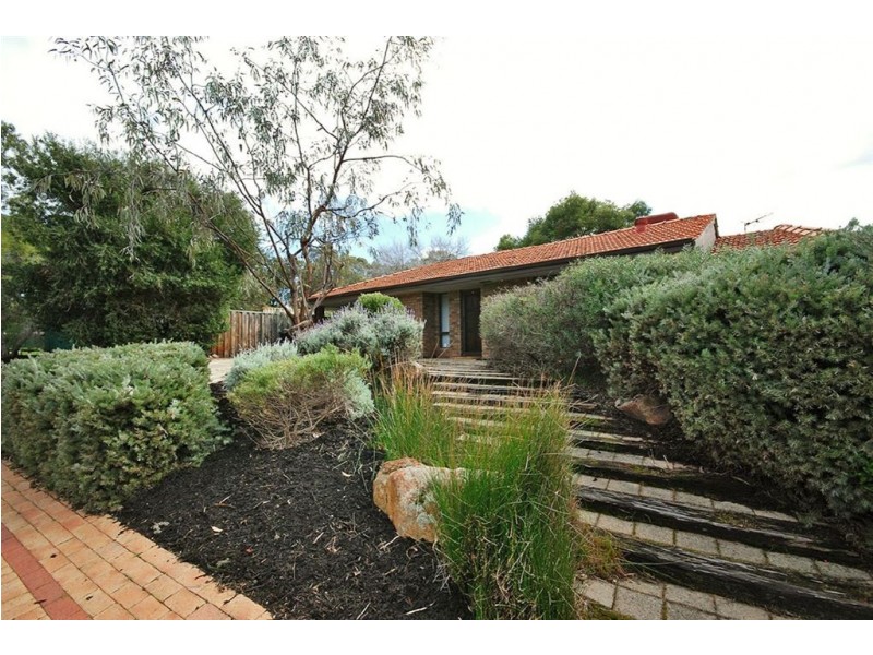 1 Lakeview Drive, Edgewater WA 6027