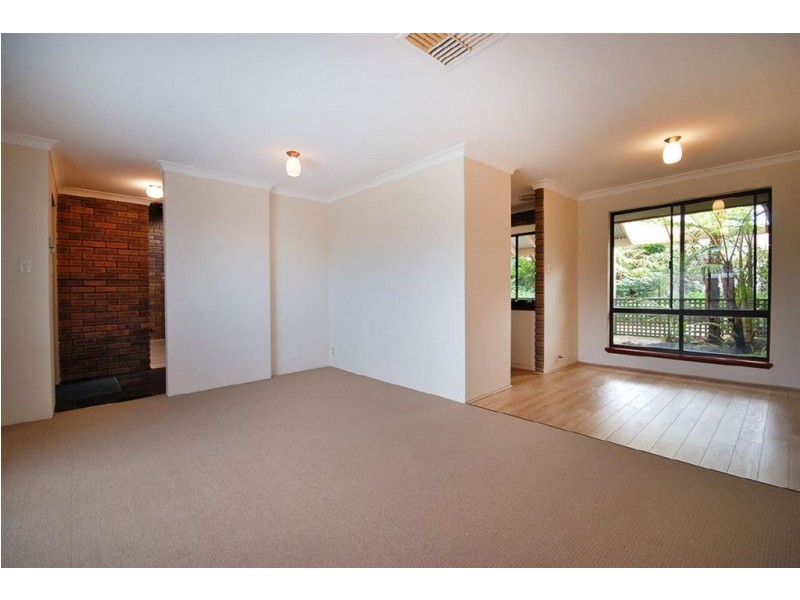 1 Lakeview Drive, Edgewater WA 6027