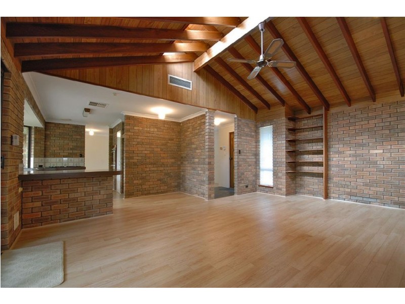 1 Lakeview Drive, Edgewater WA 6027