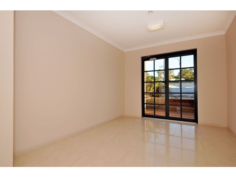 10/9 Lakeside Drive, Joondalup WA 6027