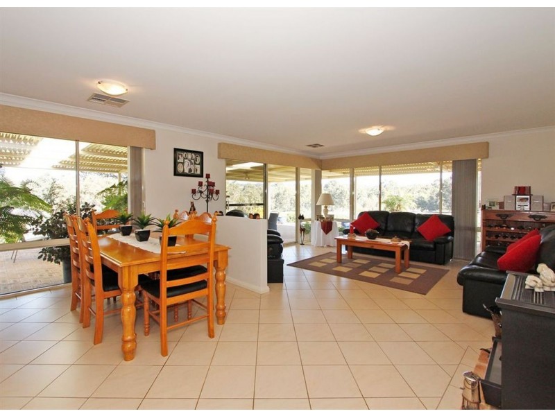 83 Santa Gertrudis Drive, Lower Chittering WA 6084