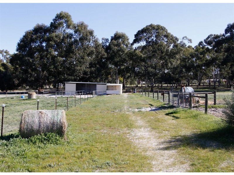 83 Santa Gertrudis Drive, Lower Chittering WA 6084