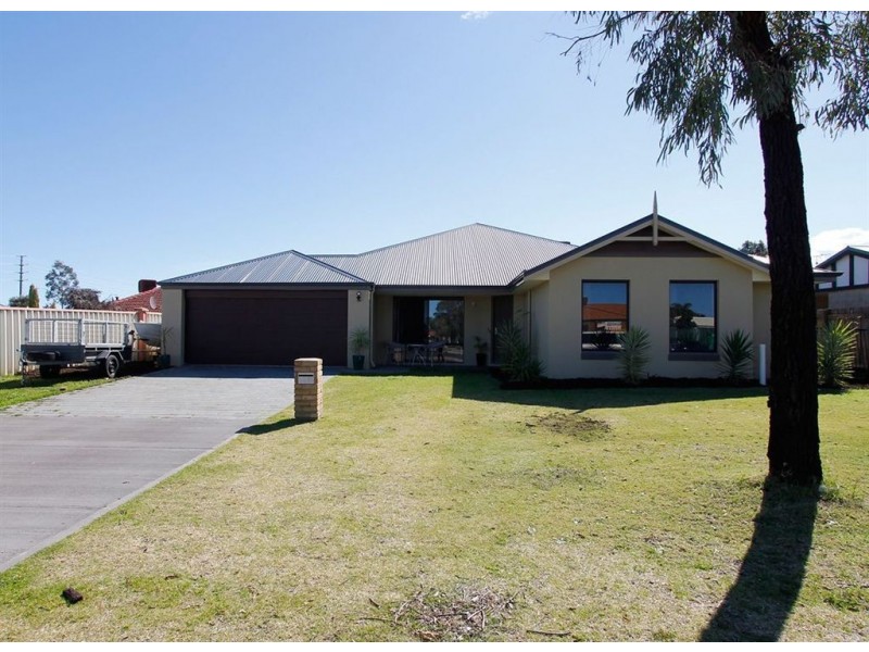 11 Golf Links Drive, Carramar WA 6031