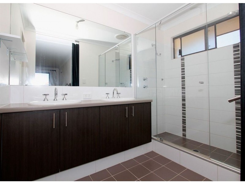 11 Golf Links Drive, Carramar WA 6031