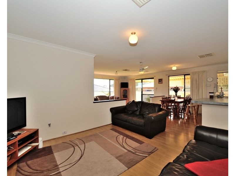 122 Selkirk Drive, Kinross WA 6028