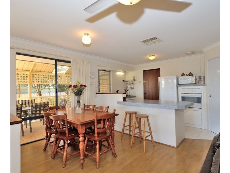 122 Selkirk Drive, Kinross WA 6028