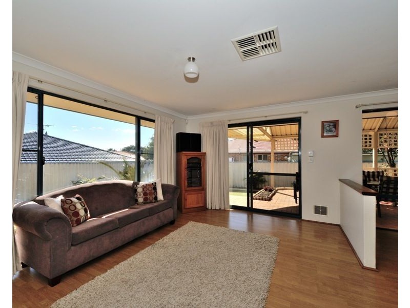 122 Selkirk Drive, Kinross WA 6028