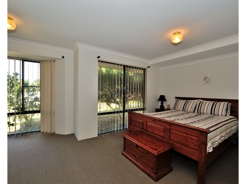 122 Selkirk Drive, Kinross WA 6028