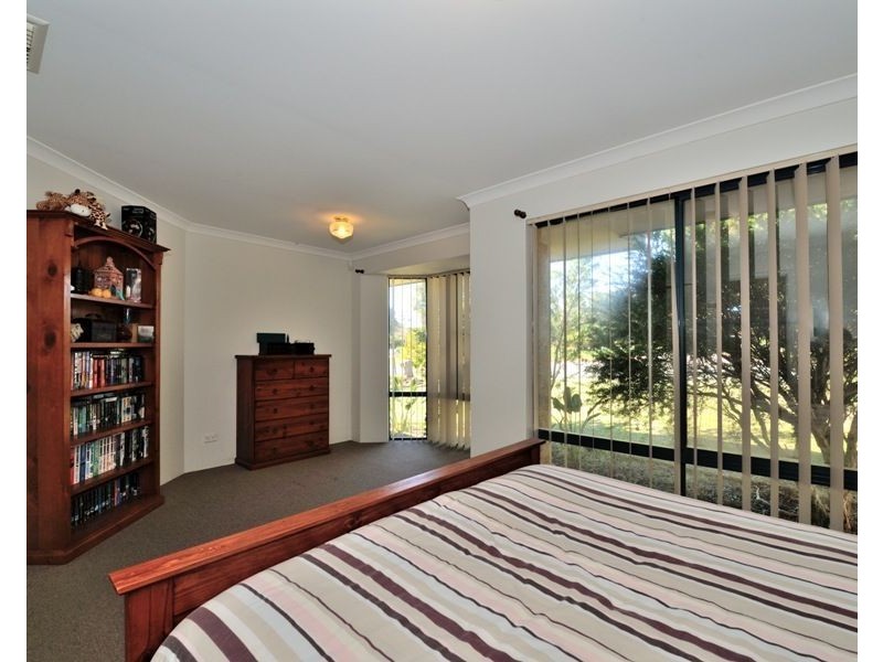 122 Selkirk Drive, Kinross WA 6028