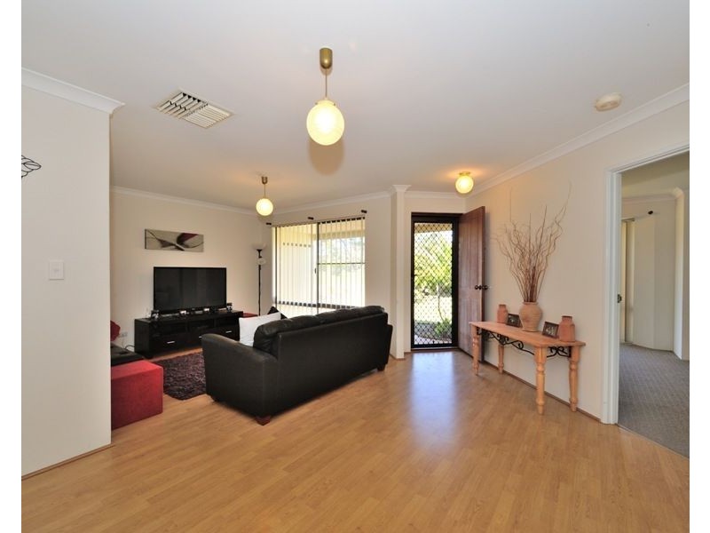 122 Selkirk Drive, Kinross WA 6028