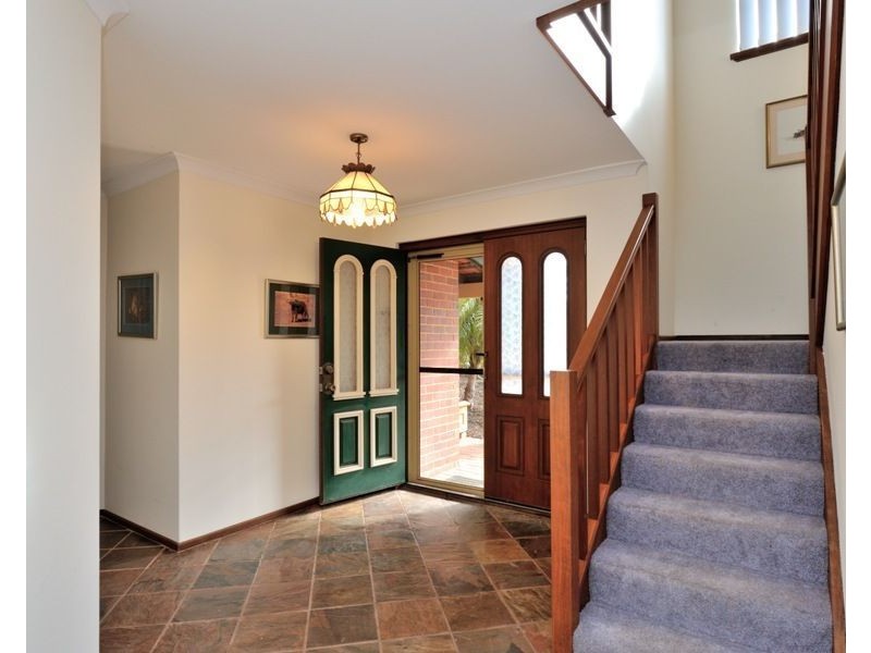 14 Volunteer Place, Ocean Reef WA 6027