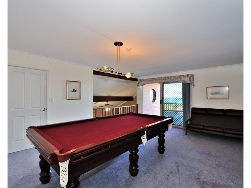 14 Volunteer Place, Ocean Reef WA 6027