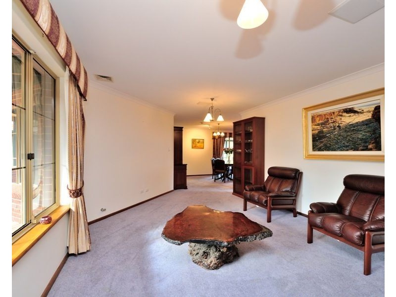 14 Volunteer Place, Ocean Reef WA 6027