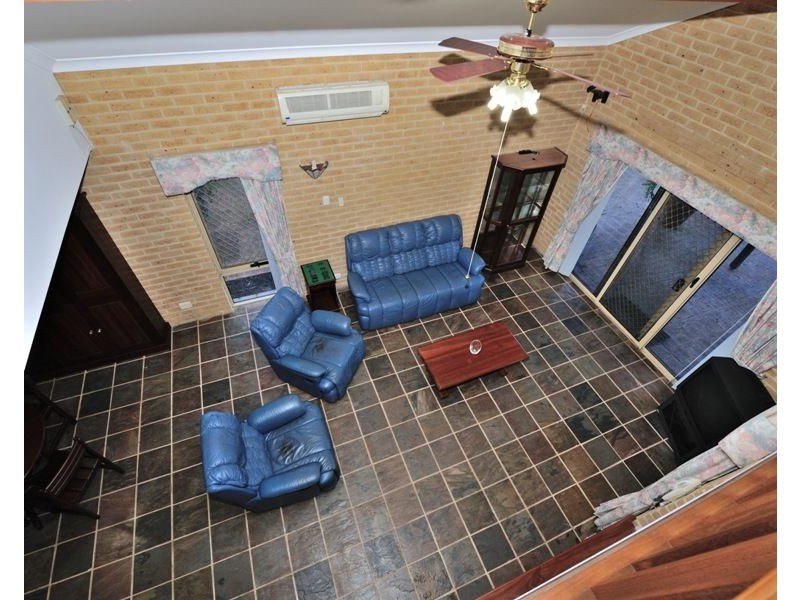 14 Volunteer Place, Ocean Reef WA 6027