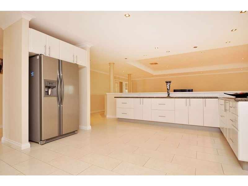 49 Hinckley Parkway, Hocking WA 6065