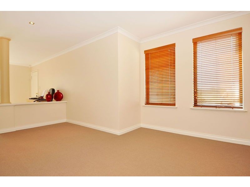 49 Hinckley Parkway, Hocking WA 6065