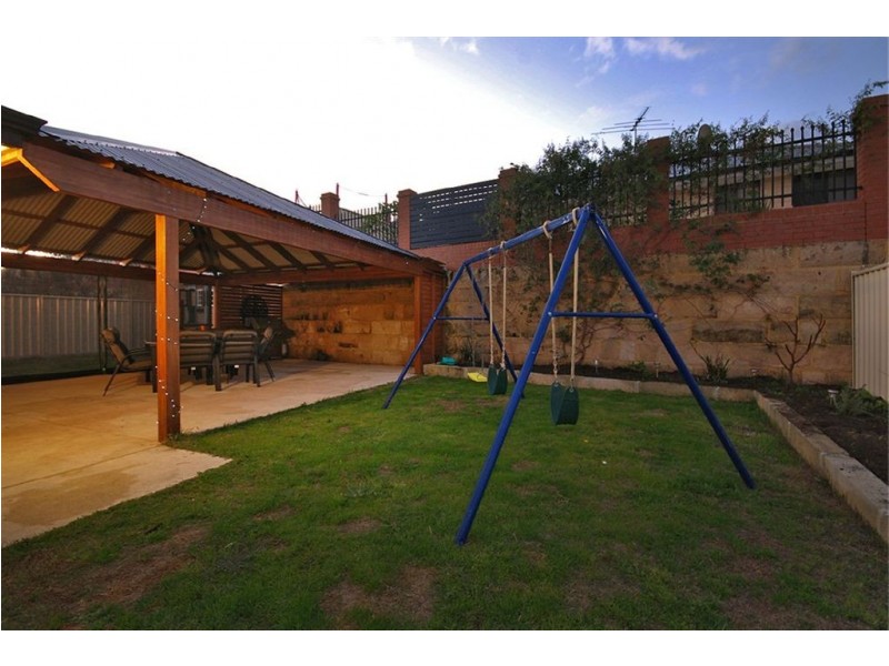 27 Carbine Loop, Banksia Grove WA 6031