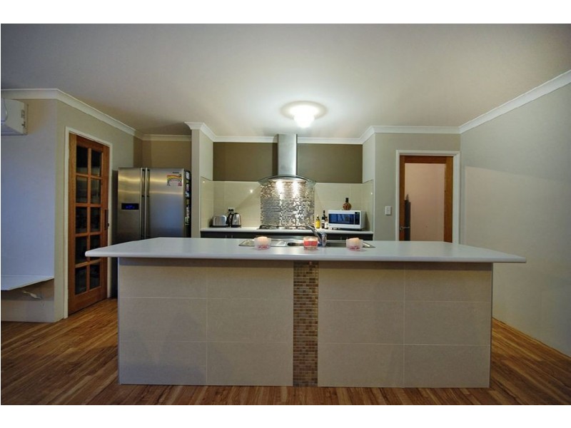 27 Carbine Loop, Banksia Grove WA 6031