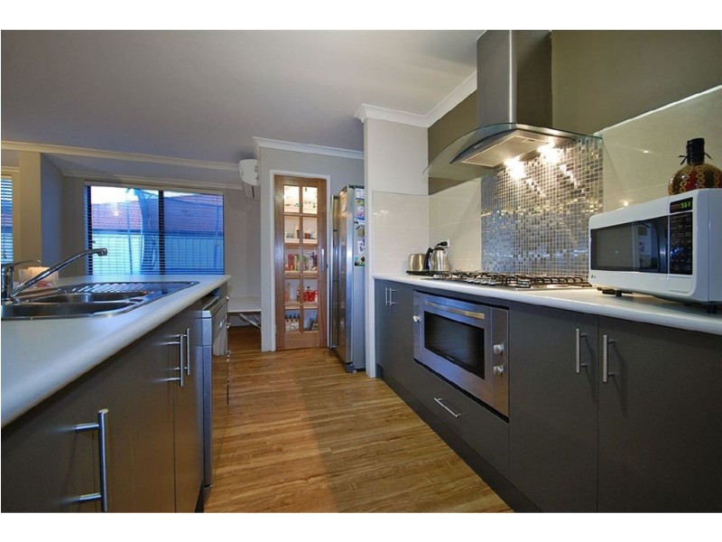 27 Carbine Loop, Banksia Grove WA 6031