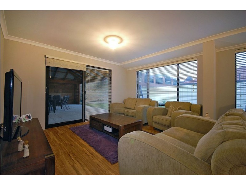 27 Carbine Loop, Banksia Grove WA 6031