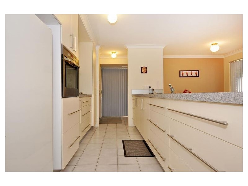 9 Petrel Close, Beldon WA 6027