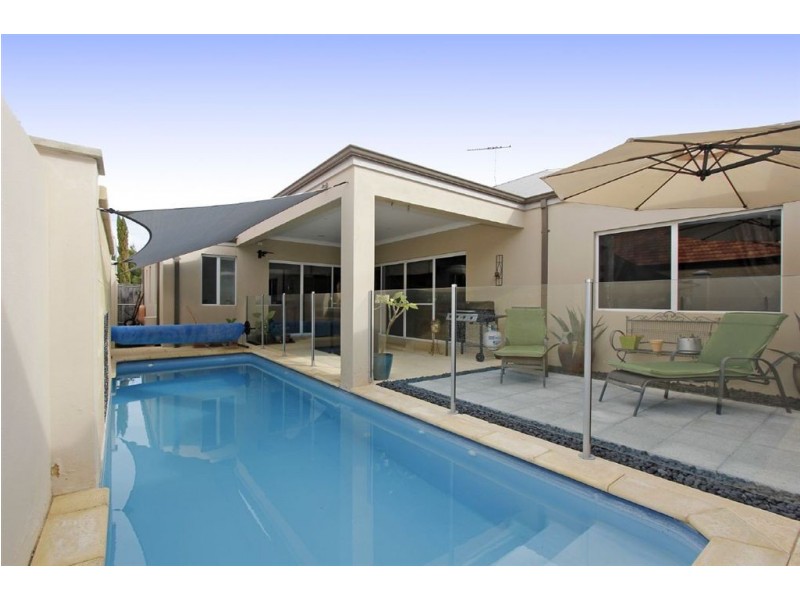 11 Acapulco Way, Quinns Rocks WA 6030