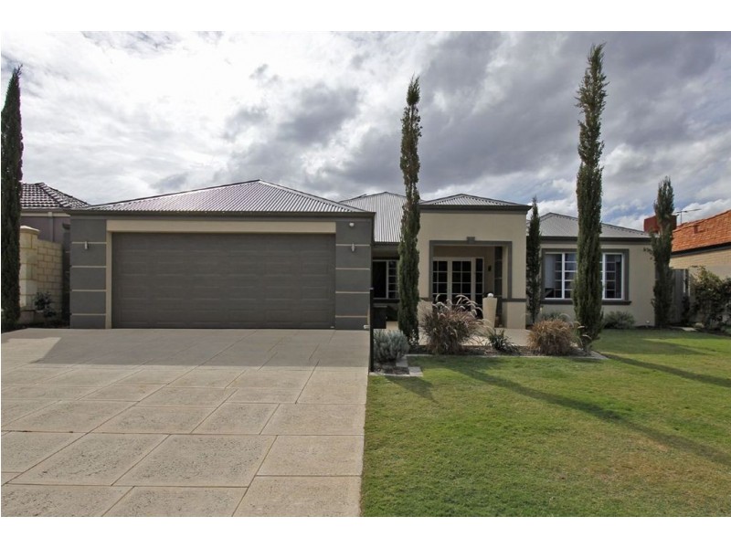 11 Acapulco Way, Quinns Rocks WA 6030