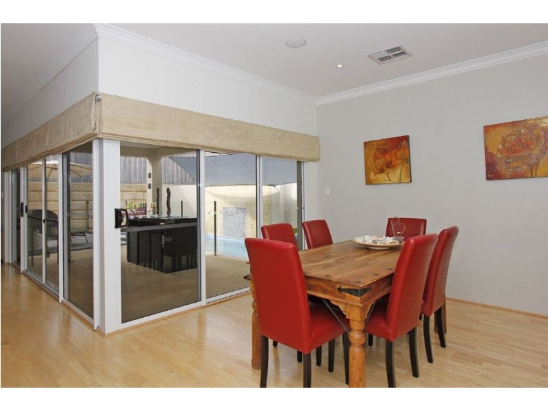 11 Acapulco Way, Quinns Rocks WA 6030