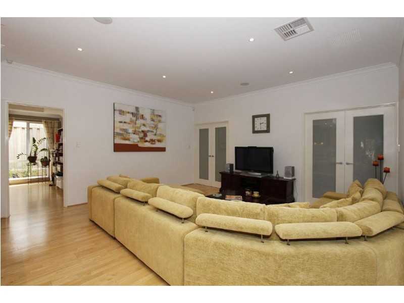 11 Acapulco Way, Quinns Rocks WA 6030