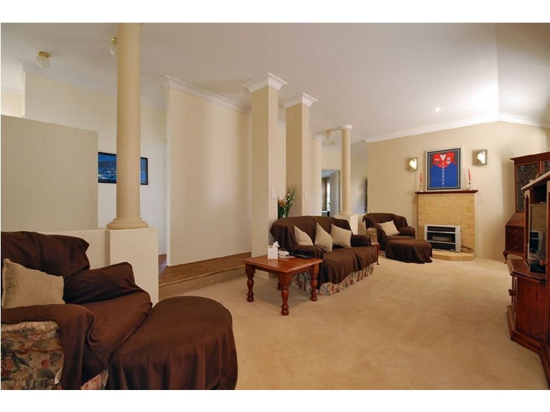 17 Negresco Turn, Currambine WA 6028