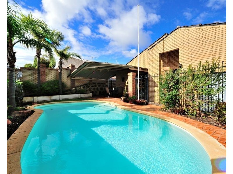 5 Gael Place, Kallaroo WA 6025