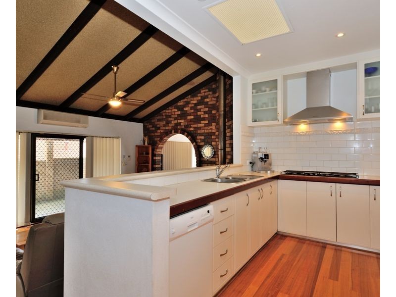 5 Gael Place, Kallaroo WA 6025