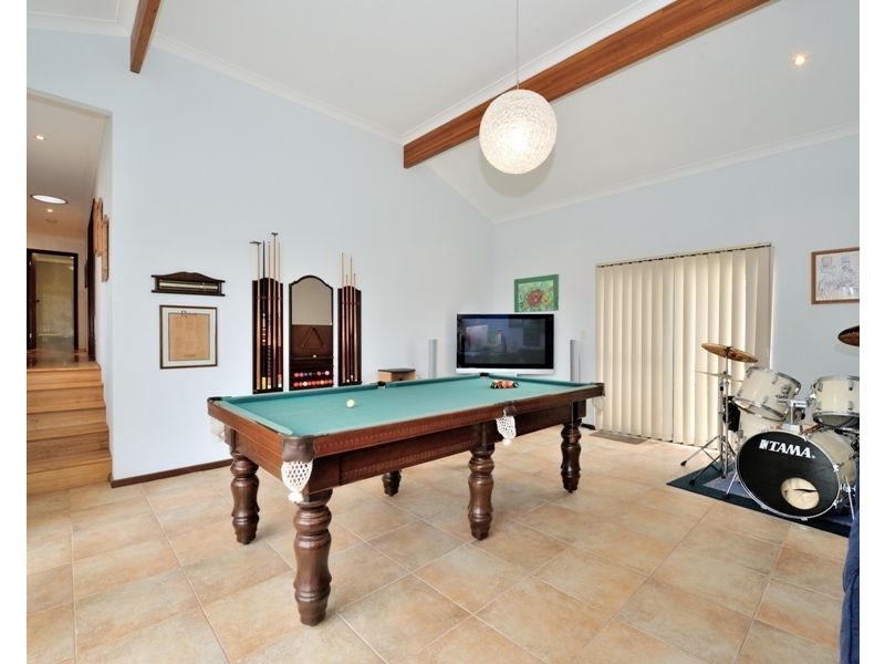 5 Gael Place, Kallaroo WA 6025
