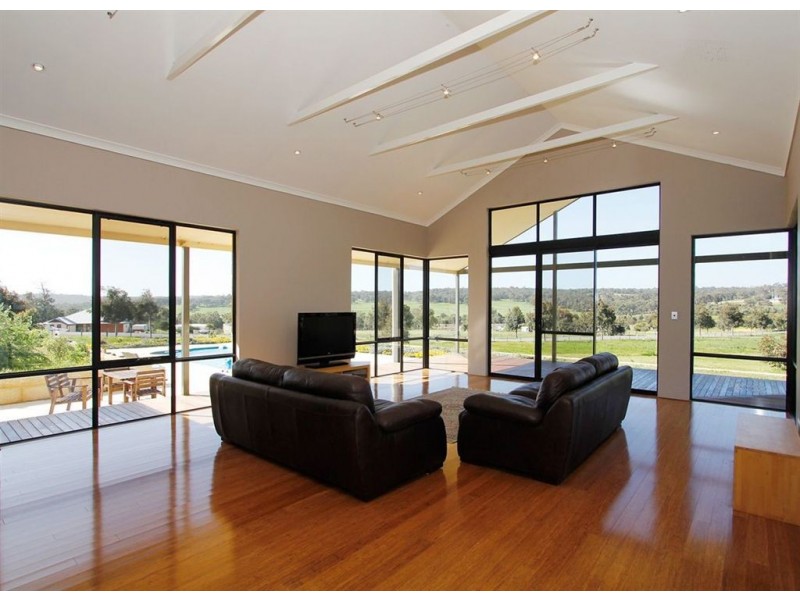 73 Sussex Bend, Lower Chittering WA 6084