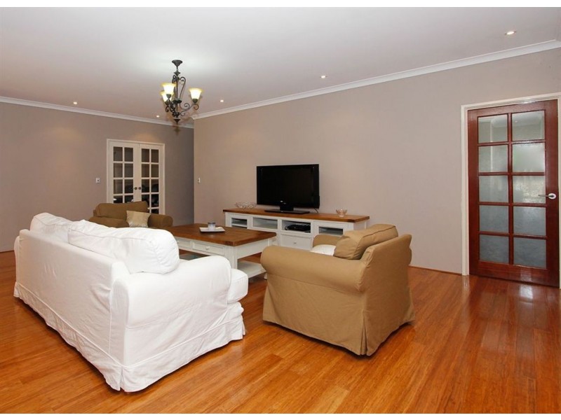 73 Sussex Bend, Lower Chittering WA 6084