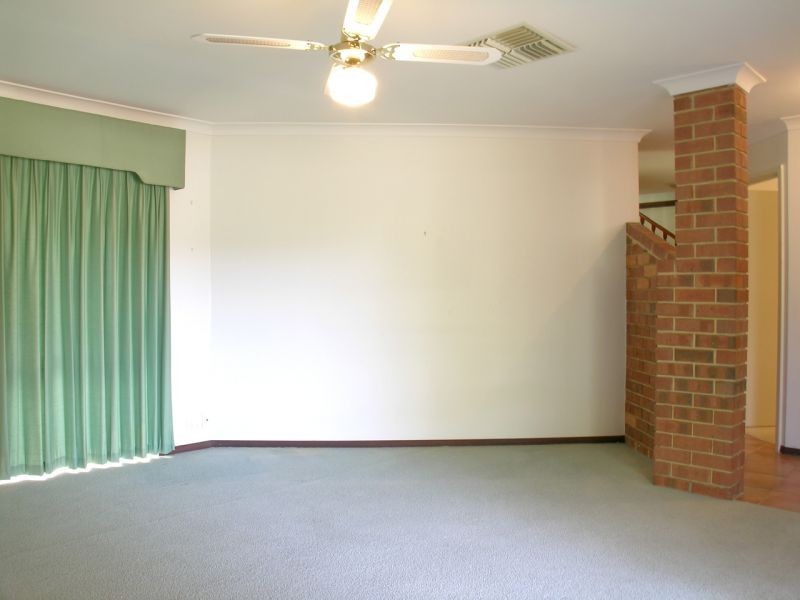 10 Knightsbridge Cres, Mullaloo WA 6027