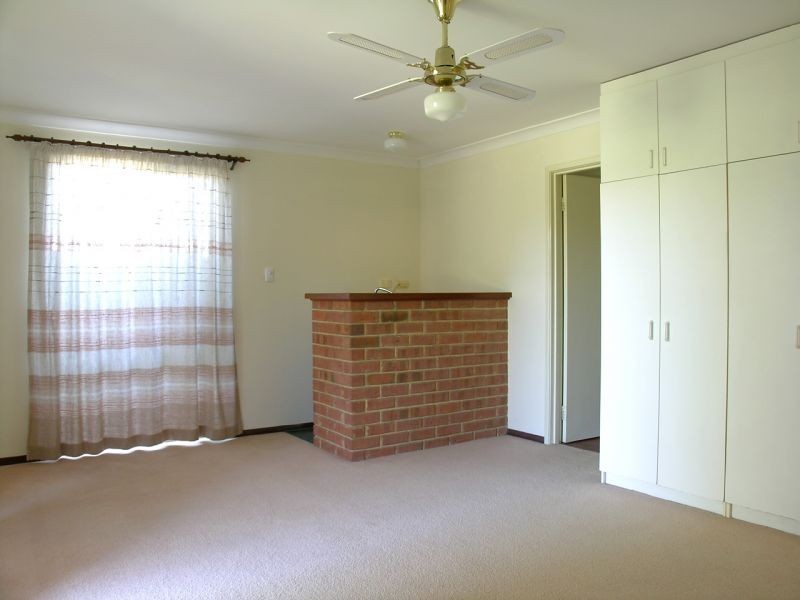 10 Knightsbridge Cres, Mullaloo WA 6027