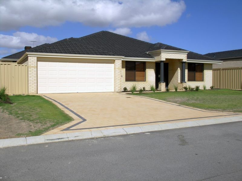 11 Tissington Dr, Darch WA 6065