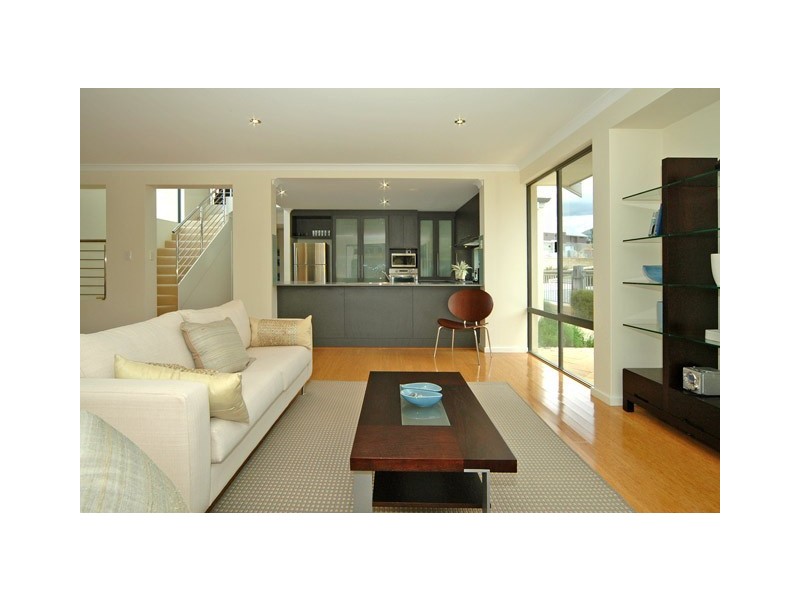 15 Swansea Promenade, Mindarie WA 6030