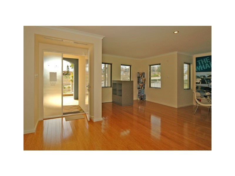 15 Swansea Promenade, Mindarie WA 6030