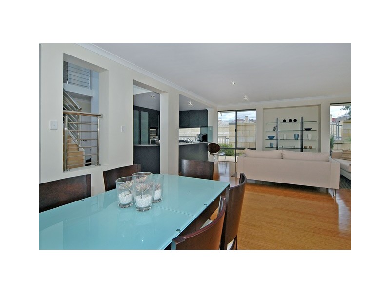 15 Swansea Promenade, Mindarie WA 6030
