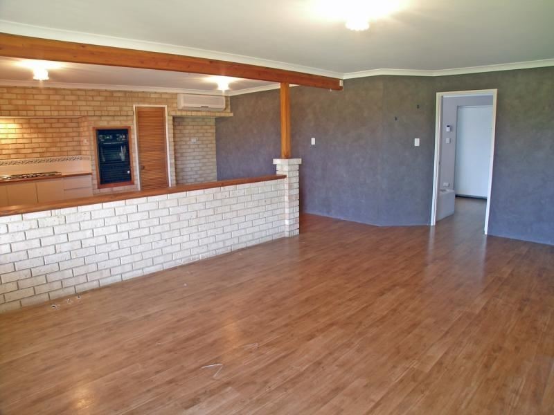 9 Stenton Gardens, Kinross WA 6028