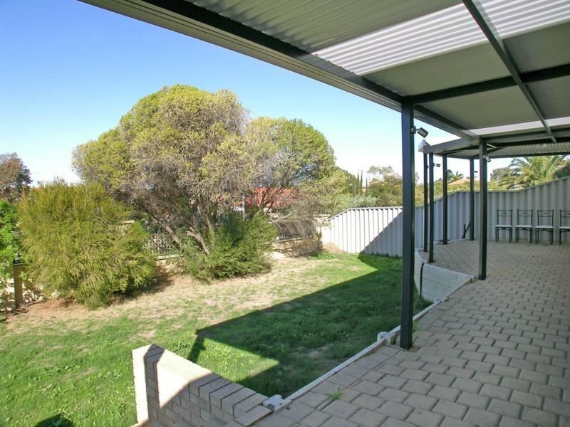 9 Stenton Gardens, Kinross WA 6028