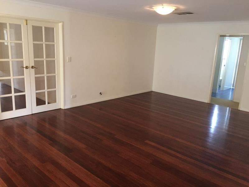 28 Gungurru Avenue, Hocking WA 6065