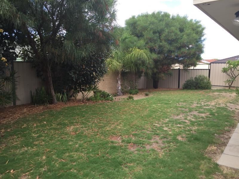 28 Gungurru Avenue, Hocking WA 6065