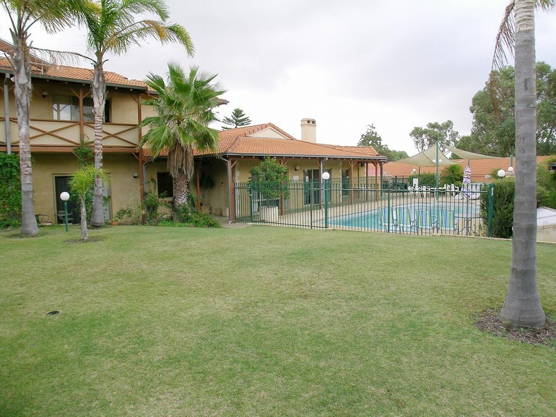 16/56 St Andrews Drive, Yanchep WA 6035