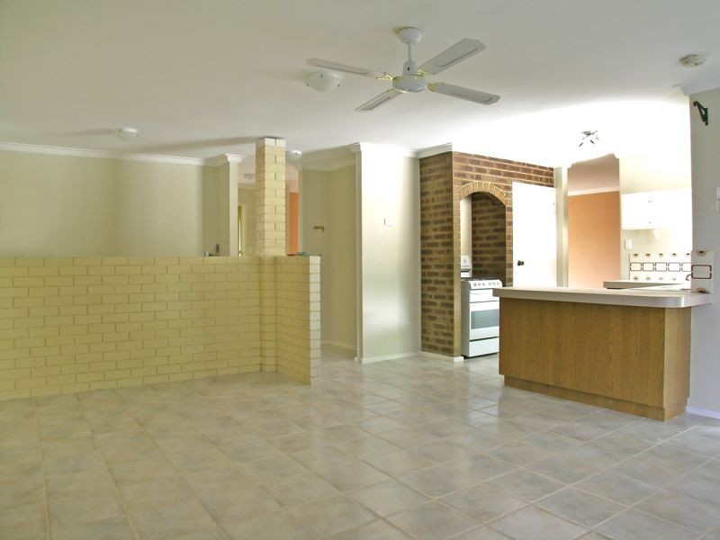 4 Arc Place, Beldon WA 6027