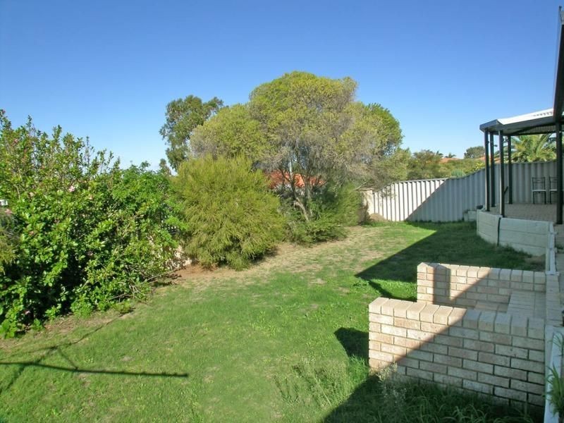 9 STENTON GARDENS, Kinross WA 6028
