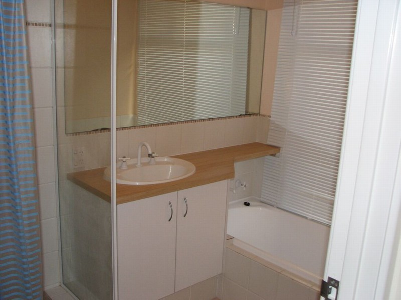 32 Apsley Bend, Tapping WA 6065